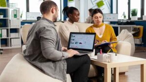 pedrovazpaulo business consultant open now